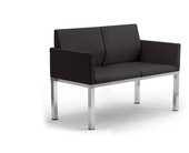 STATUS 2er-Sofa  ·  1110 x 550 x 810 mm (BxTxH) STATUS 2er-Sofa  ·  1110 x 550 x 810 mm (BxTxH)